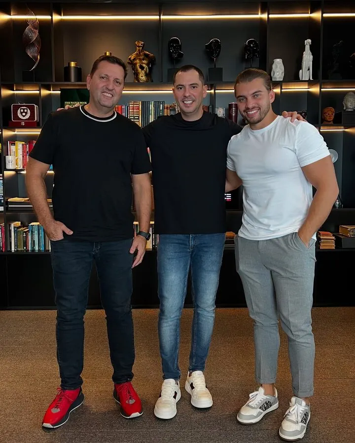 Leonardo Scholze com parceiros de negócios